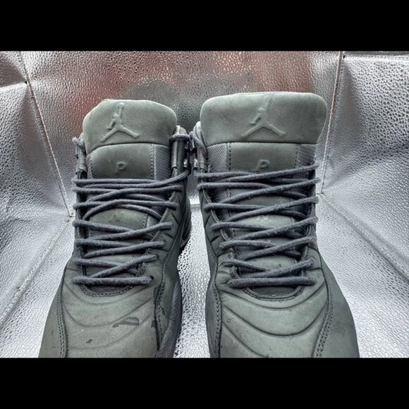 Size 8.5 - PSNY x Air Jordan 12 Retro Grey Jumpman Athletic Shoes 130690-003 - Picture 4 of 13